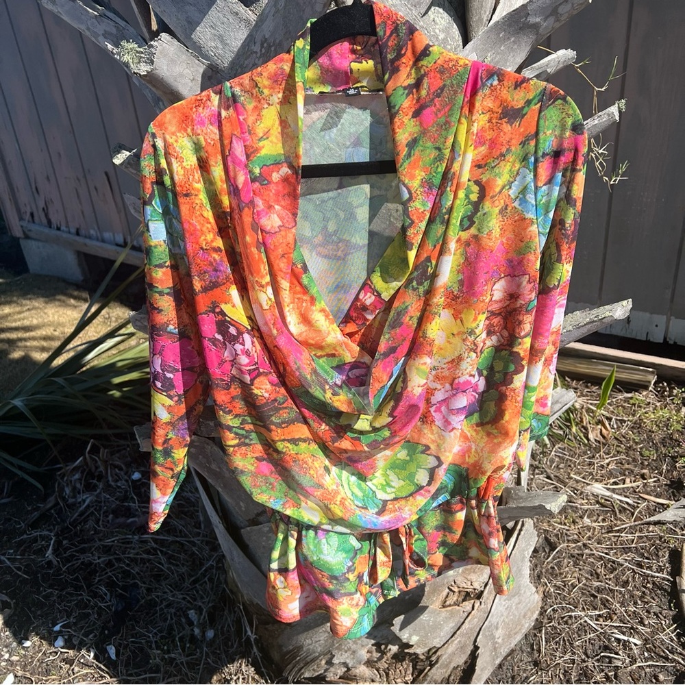 JULIETTE•COLORFUL SHEER DRAPING
BLOUSE.SIZE MEDIUM - Picture 2 of 14